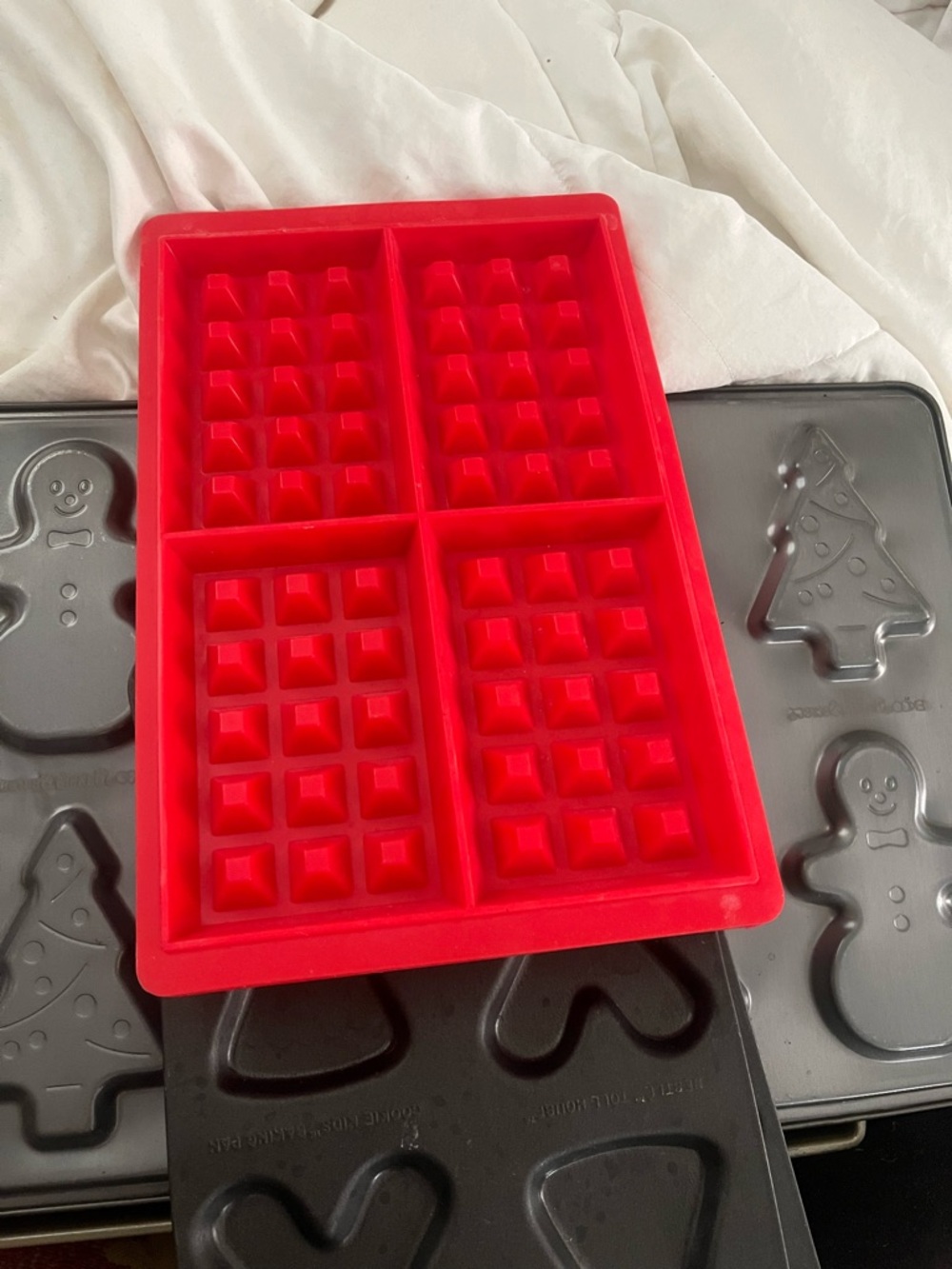 Red Silicone Waffle & Mold Pan - Versatile Bakeware